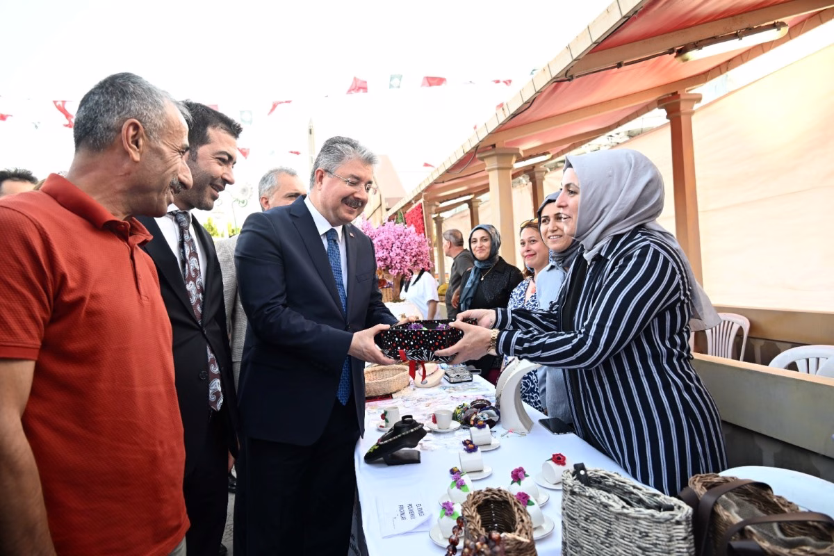 Osmani̇ye büyük ai̇le festi̇vali̇"ne çok sayida vatandaş katildi Osmani̇ye büyük ai̇le festi̇vali̇"ne çok sayida vatandaş katildi