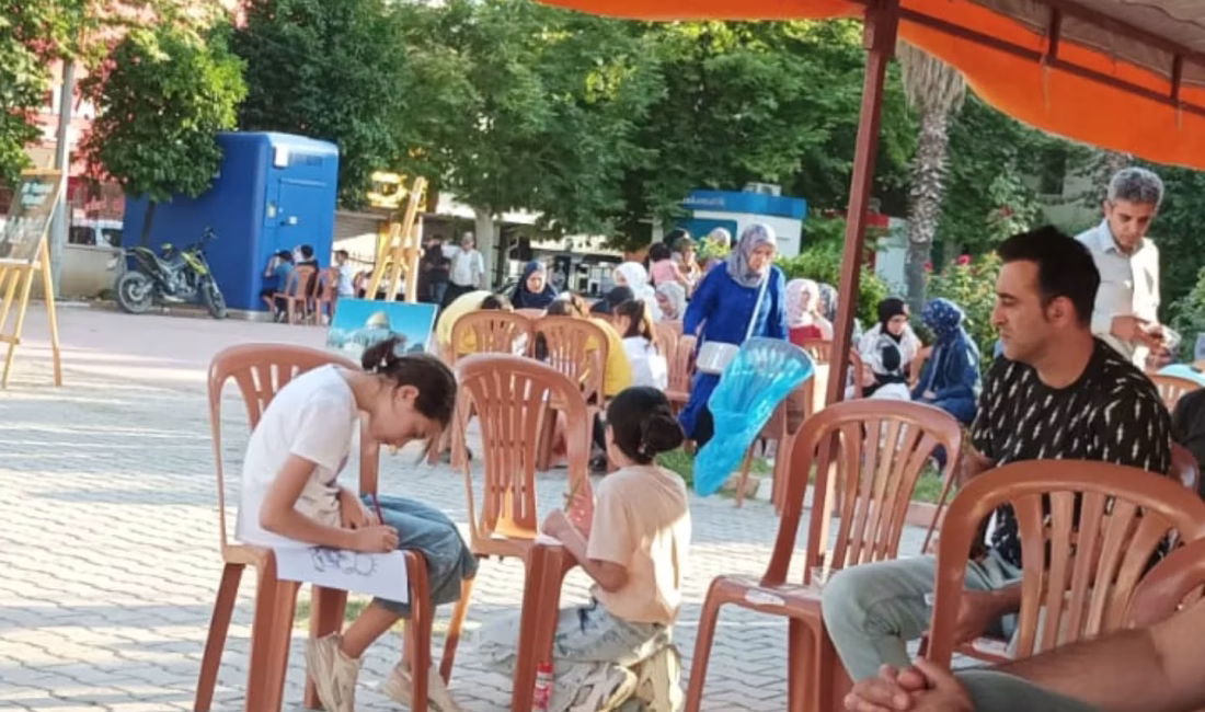 
Kadirli’de Sivil Toplum Kuruluşları tarafından Eski Hükümet Konağı Bahçesinde kurulan