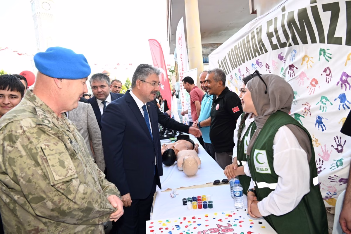 Osmani̇ye büyük ai̇le festi̇vali̇"ne çok sayida vatandaş katildi Osmani̇ye büyük ai̇le festi̇vali̇"ne çok sayida vatandaş katildi