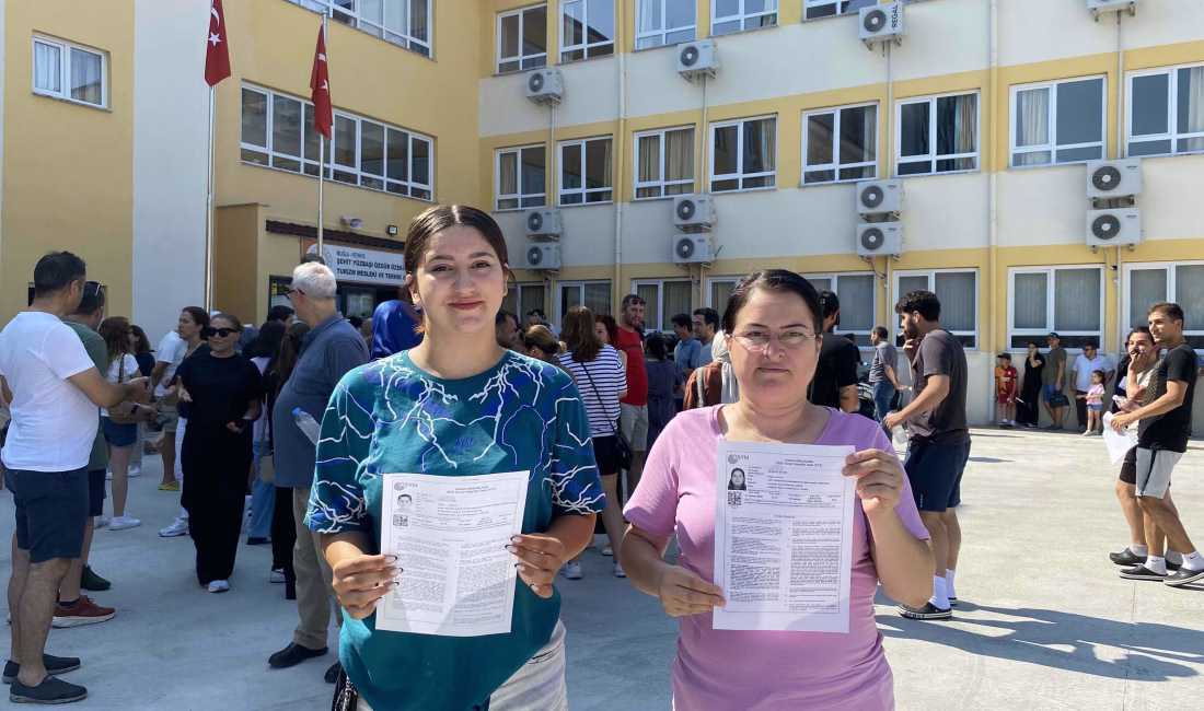 Gülgün AKYOKUŞ/MUĞLA (Fethiye), -MUĞLA’nın Fethiye ilçesinde Hilal Çolak (18), annesi