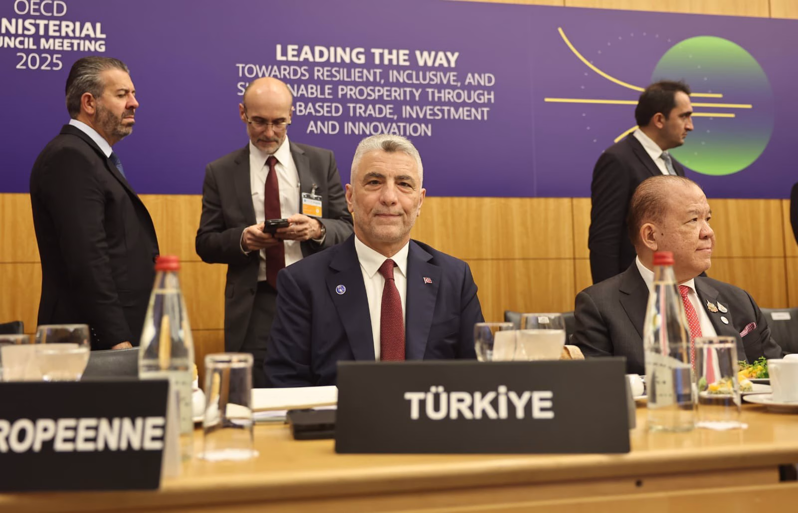 Bakan Bolat, Fransa'da temaslarını sürdürüyor