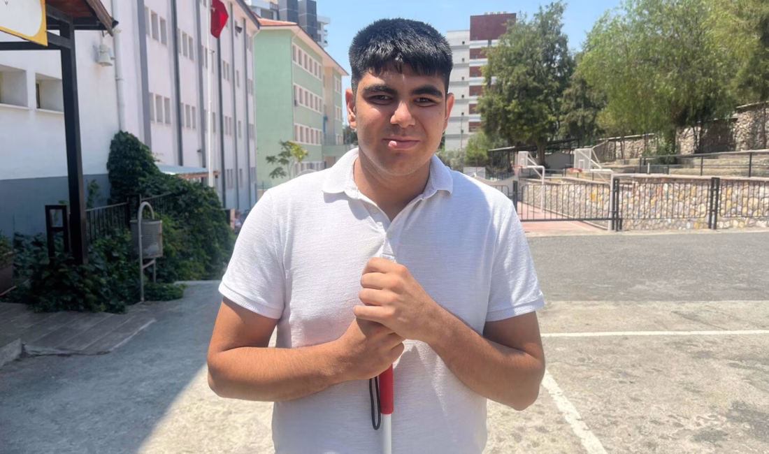 Seza Nur ALPDÜNDAR/İZMİR, -İZMİR’in Bornova ilçesinde yaşayan doğuştan görme engelli