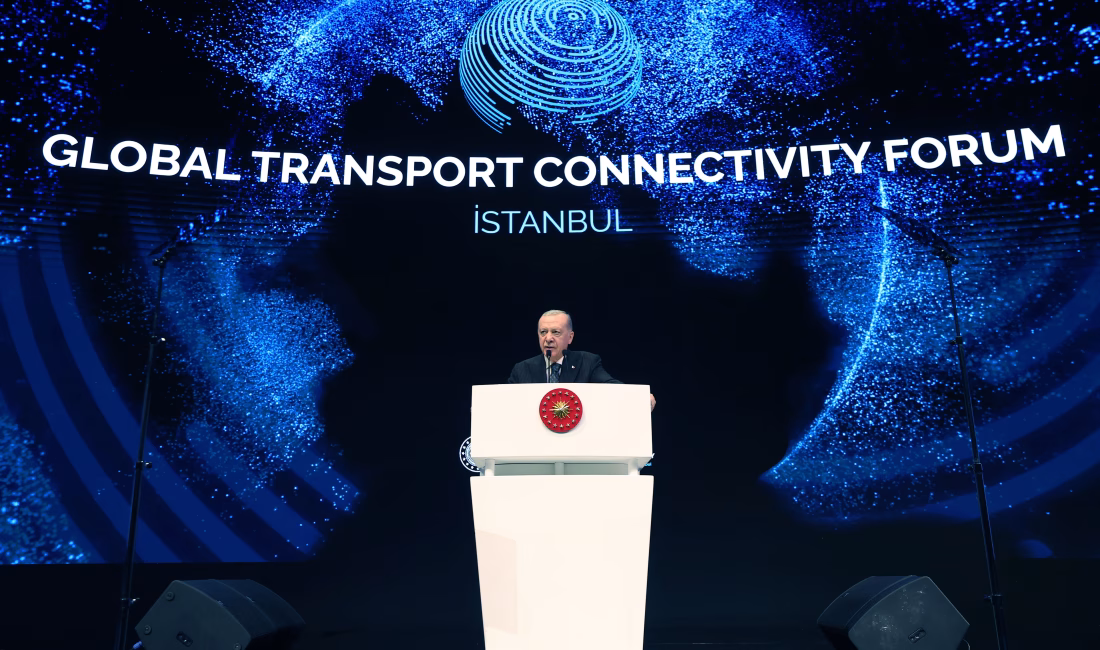 Tuğçe SEZER ODABAŞI-Fırat ALKIZ/İSTANBUL, – KÜRESEL Ulaştırma Koridorları Forumu’nda konuşan