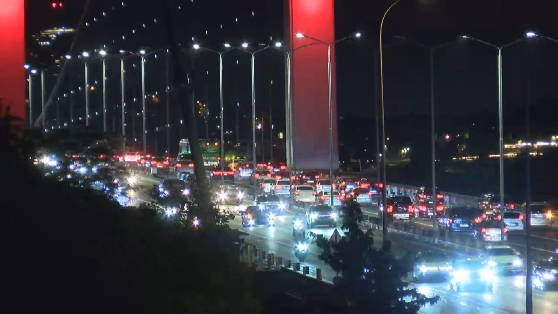 İstanbul İstanbul'un çıkış güzergahlarında trafik yoğunluğu
