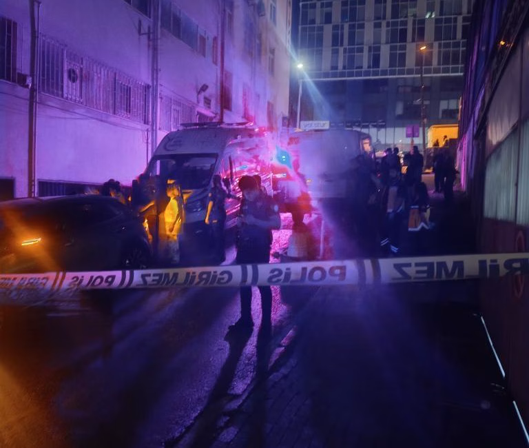 Doğan Can CESUR-Armağan GÖKMEN / İSTANBUL, – KAĞITHANE’de, düğün salonundan