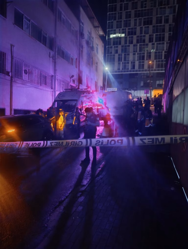 İstanbul Kağıthane'de düğün çıkışı tartıştığı yakınını başına taşla vurarak öldürdü