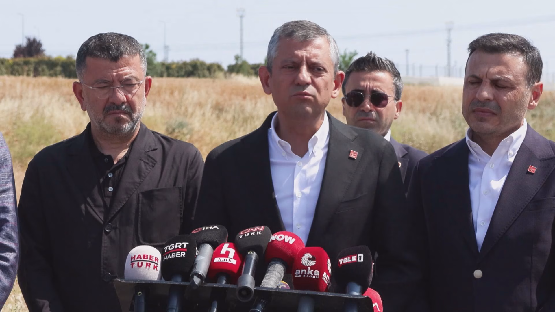 İstanbul Özgür Özel, İmamoğlu'nun duruşması sonrasında açıklama yaptı