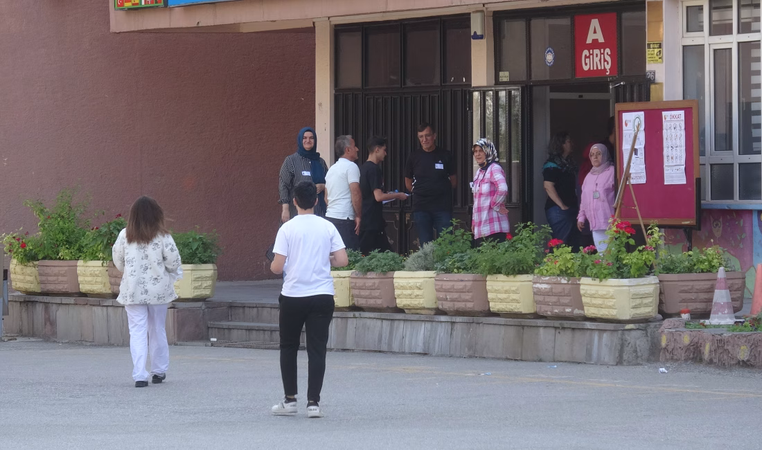 Salih BÜYÜKSAMANCI/KONYA, -KONYA’da Yükseköğretim Kurumları Sınavı’nın (YKS) ilk oturumu olan