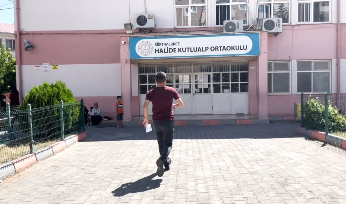 Akif ÖZALP/SİİRT, -SİİRT’te bazı adaylar, Yükseköğretim Kurumları Sınavı’nın (YKS) ilk