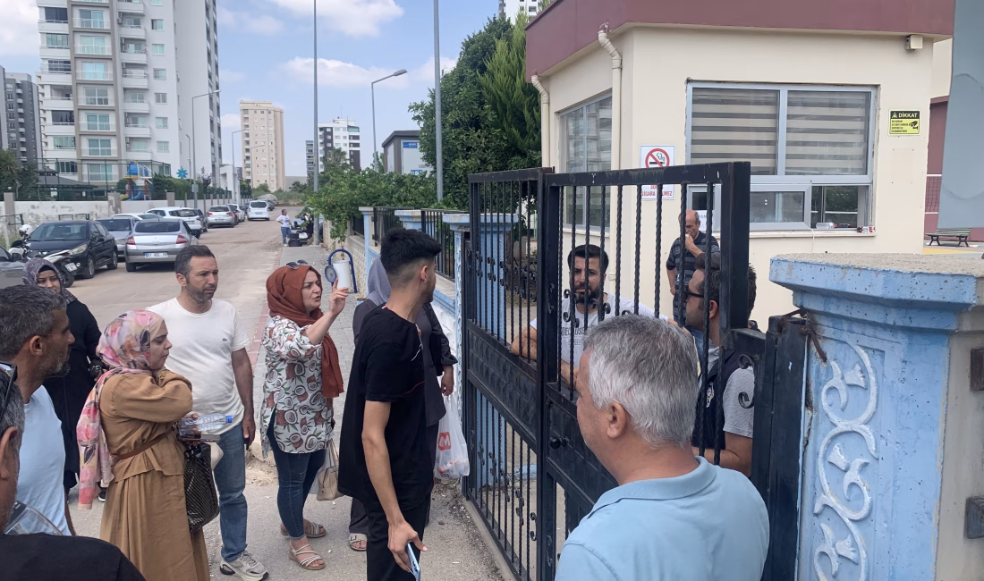 Gülşah ÖZGEN-Yaşarcan SERİNTÜRK/ADANA, – ADANA’da 2025-Yükseköğretim Kurumları Sınavı’nın (YKS) ilk