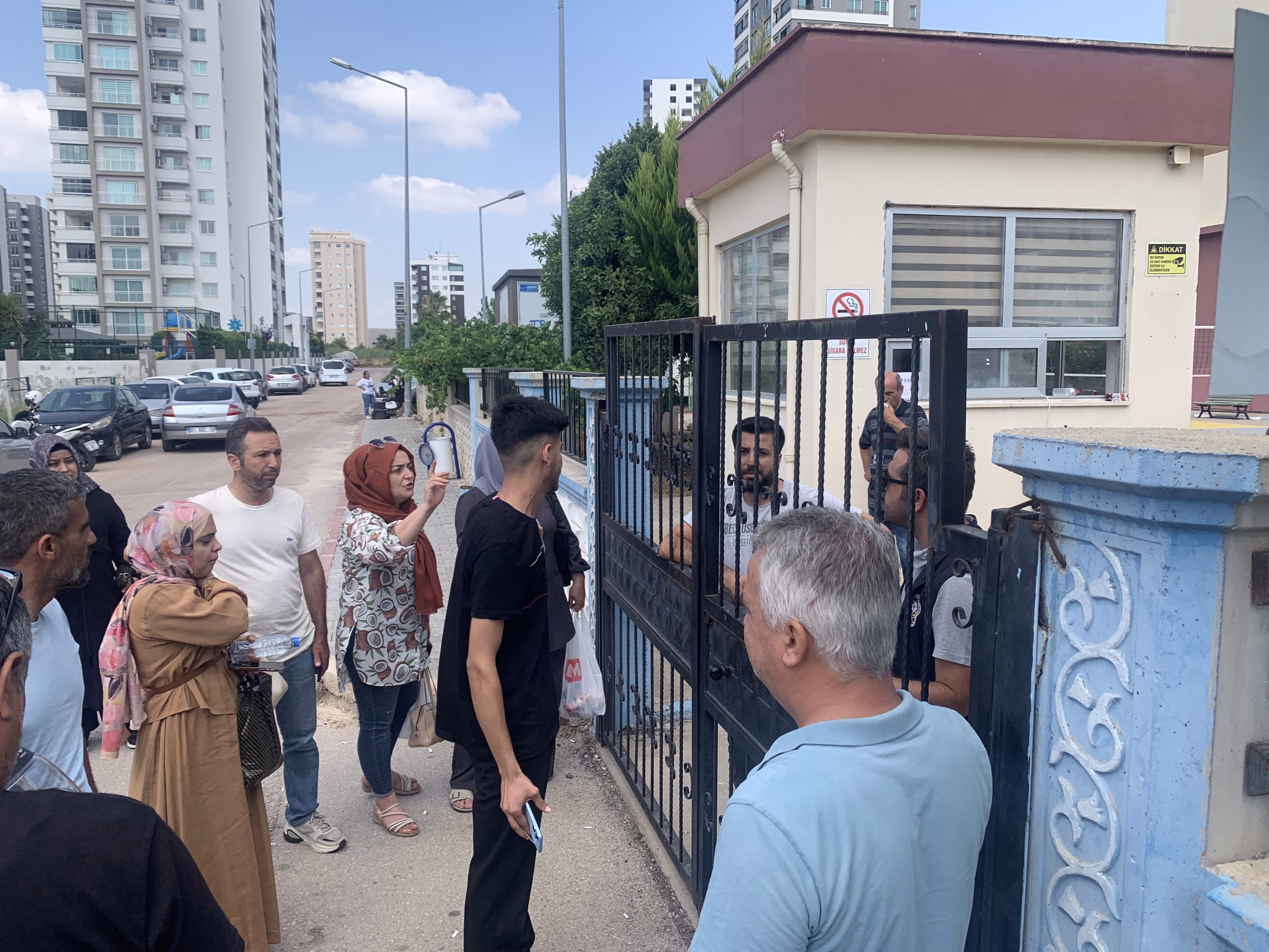 Okulu karıştırdılar; dakika ile sınava alınmadılar
