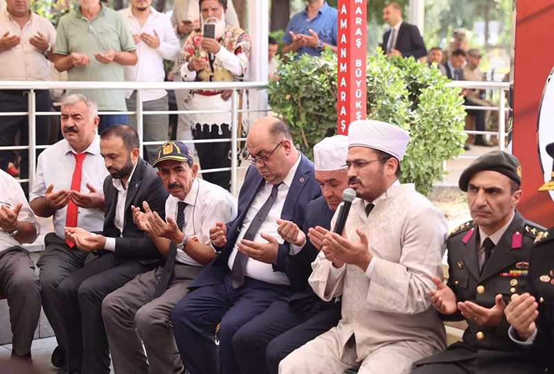 Başkan Mehmet Akpınar, 15 Temmuz Şehitlerini Kabirleri Başında Andı