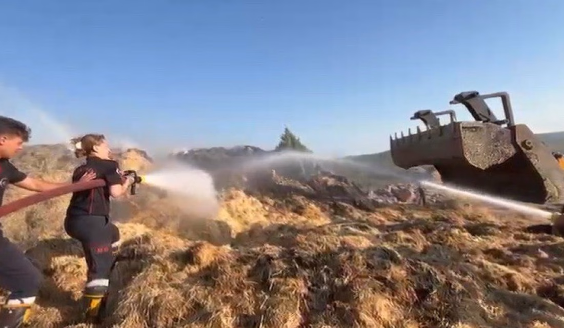 Kahramanmaraş’ta bir çiftliğe ait samanlıkta çıkan yangın maddi hasara neden