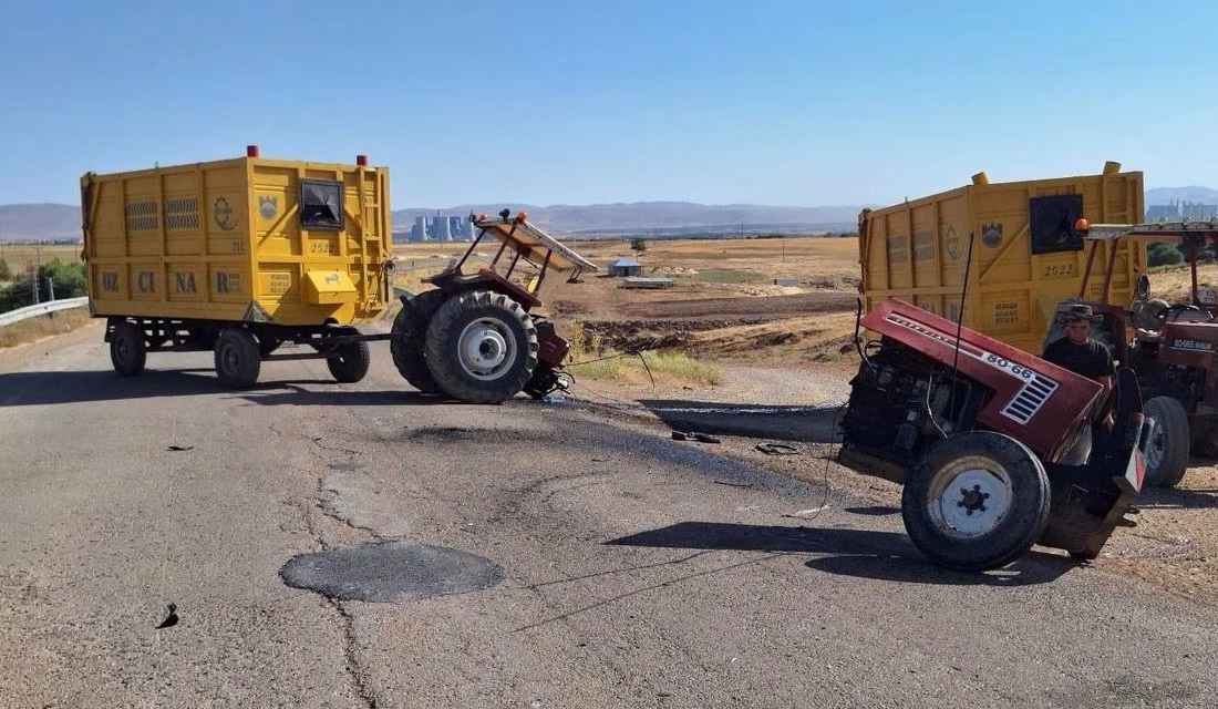Kahramanmaraş’ın Afşin ilçesinde traktör ile servis aracının çarpışması sonucu trafik