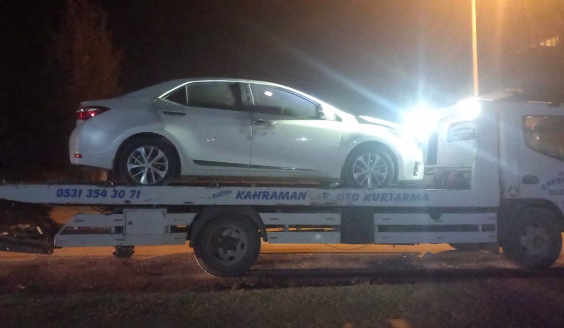 Kahramanmaraş’ın Elbistan ilçesinde yolun karşısına geçmek isteyen yaya otomobilin çarpması