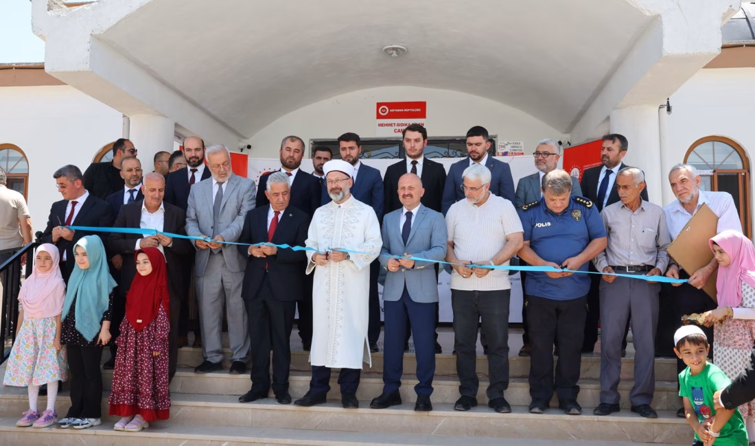 Mahir ALAN/ADIYAMAN, – ADIYAMAN’da depremde hasar gören ibadet alanlarının yeniden