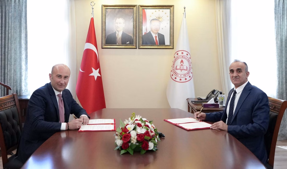 İZMİR, – MİLLÎ Eğitim Bakanlığı ile protokol imzalayan Bahçeşehir Koleji,