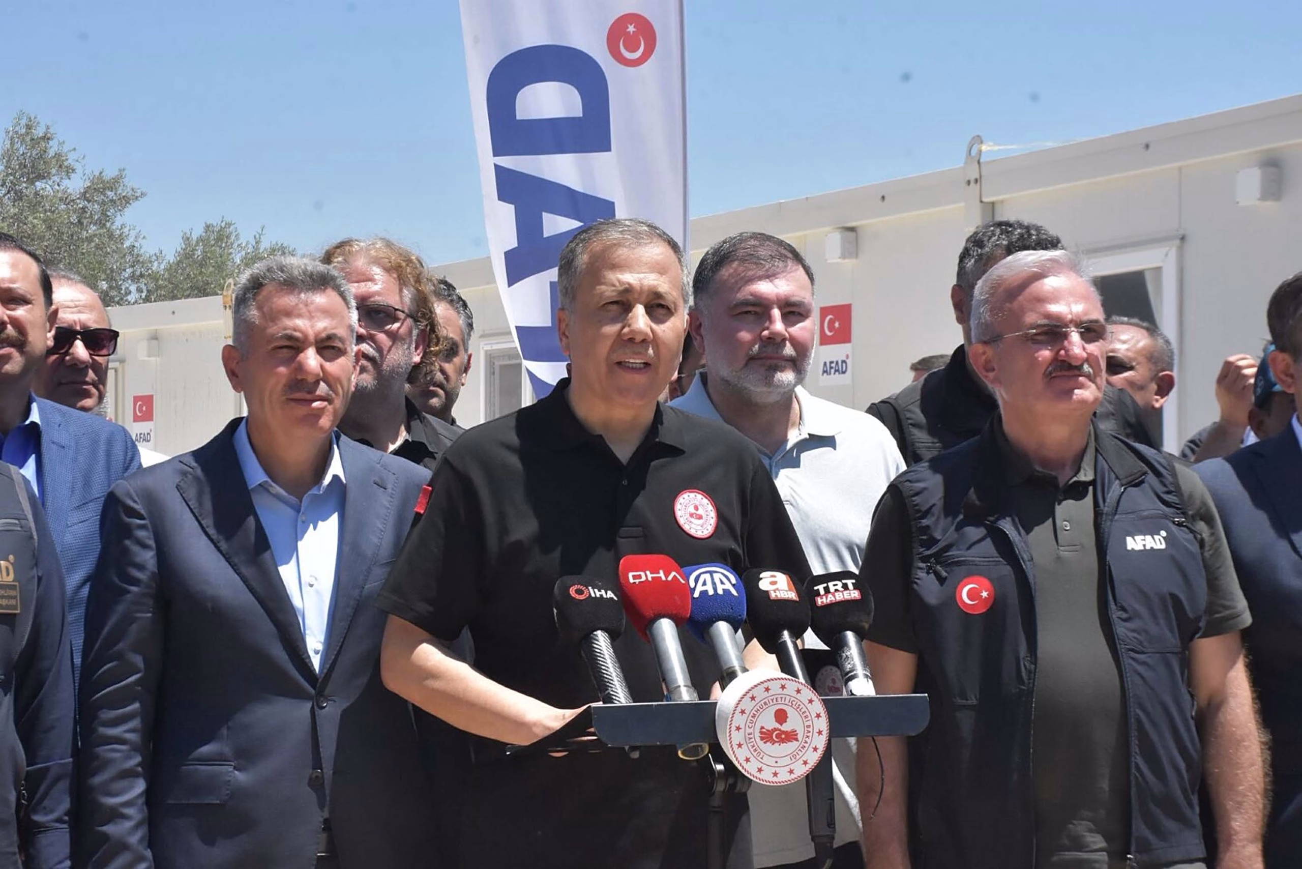 Bakan Yerlikaya: Seferberlik ruhuyla bir söndürme mücadelesi verildi