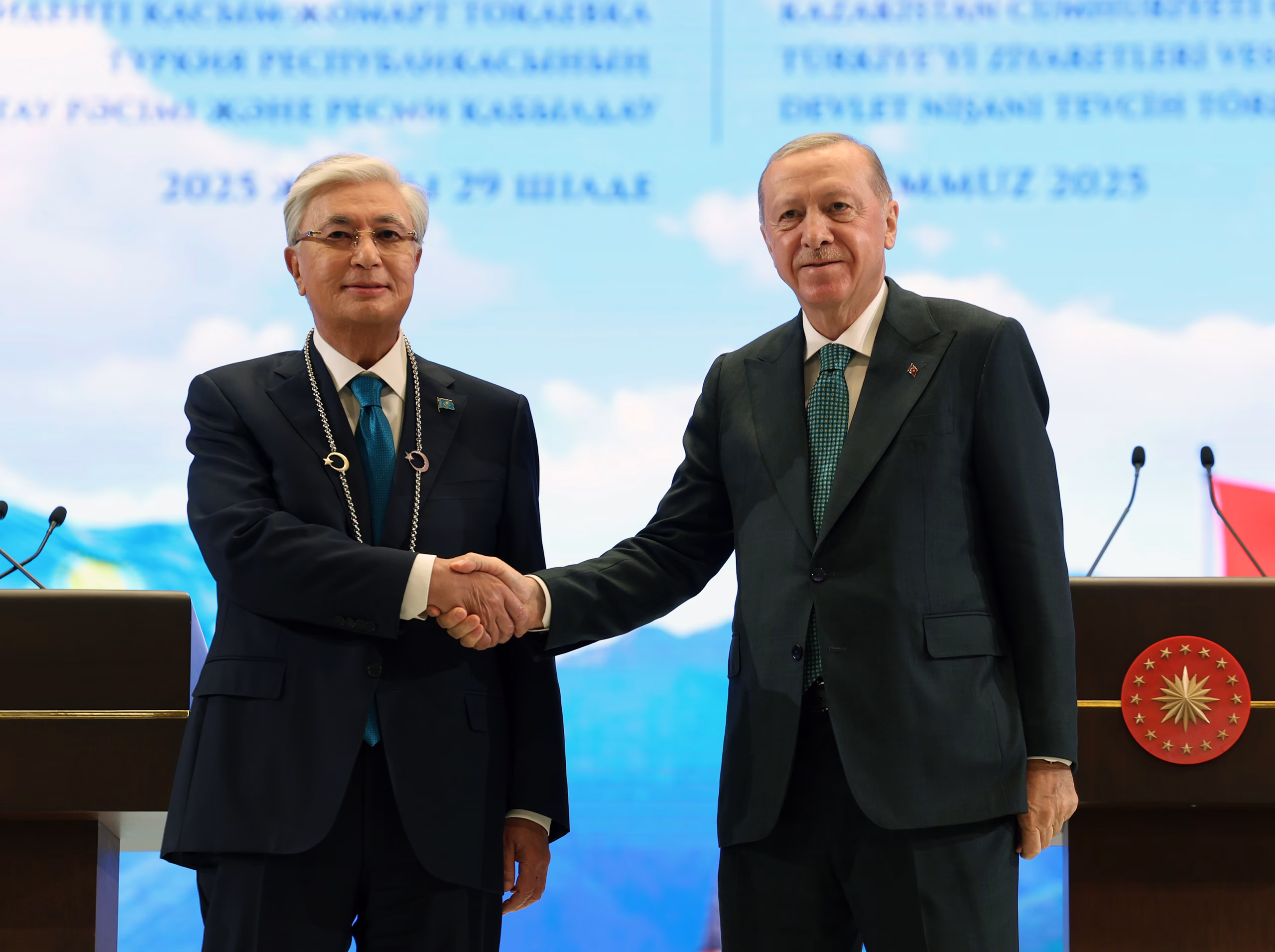 Erdoğan: Terör devleti İsrail, aydır Filistin halkını canice katlediyor ()