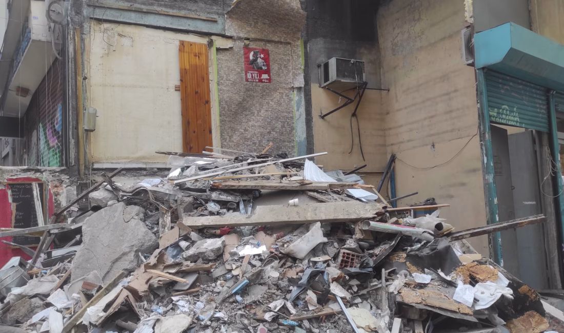Hasan YILDIRIM / İSTANBUL, – BEYOĞLU’nda 3 katlı bir binanın