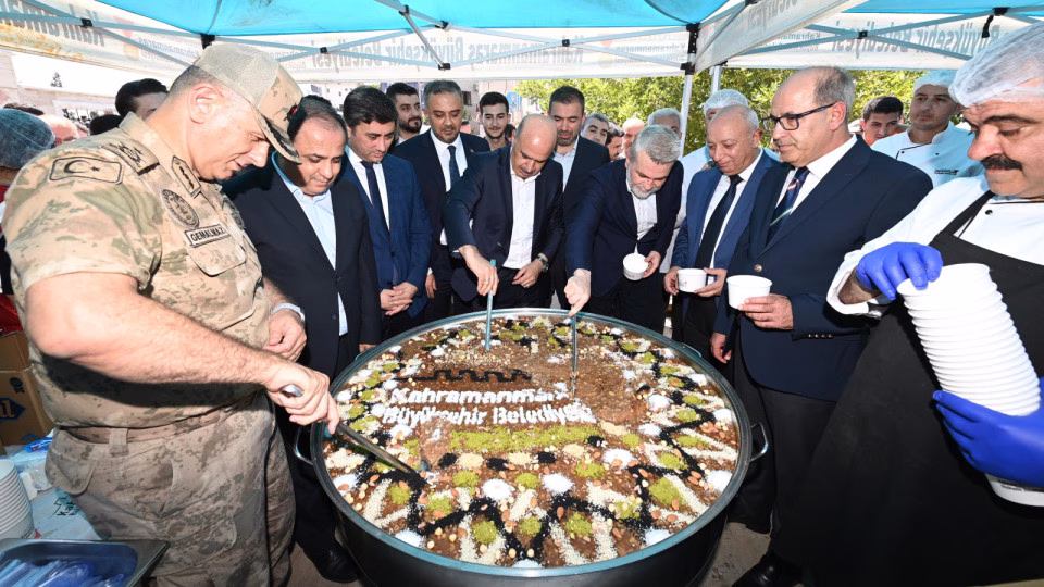 Büyükşehir Belediyesi, Muharrem ayı dolayısıyla Abdülhamid Han Camii’nde Cuma Namazı