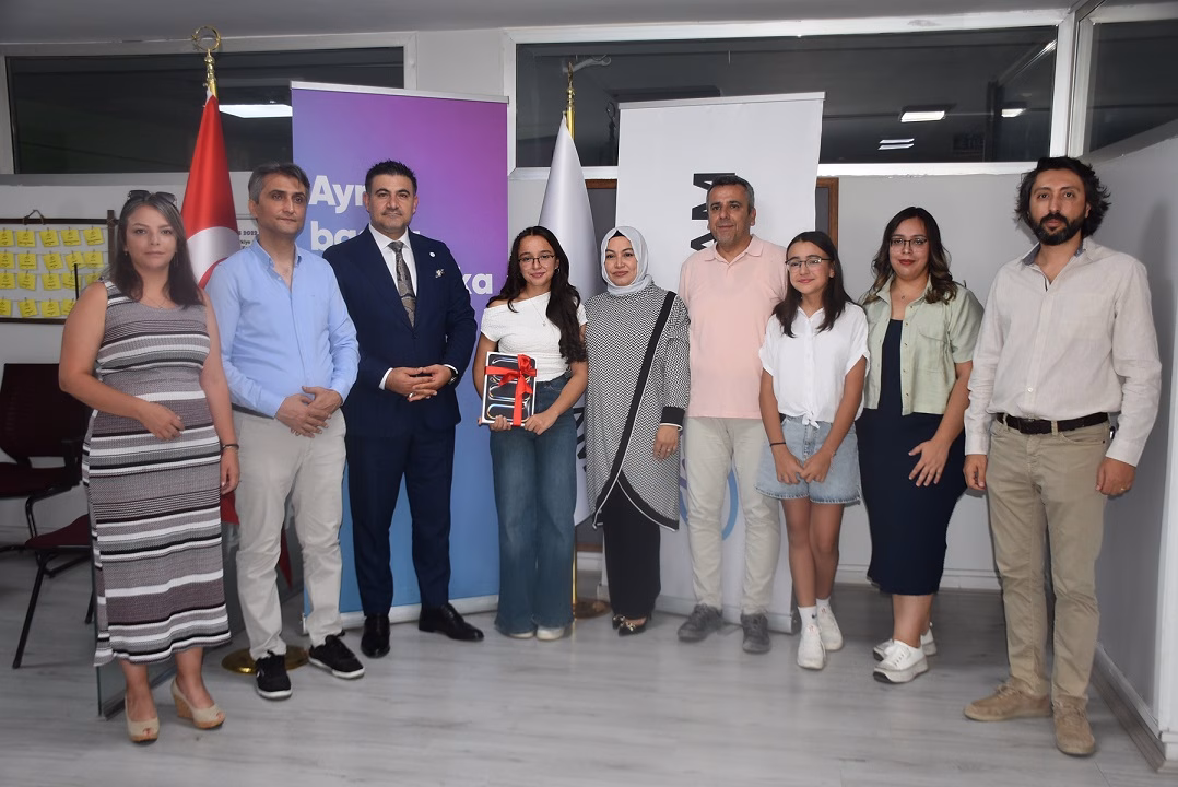 Niğde Kavram Eğitim Kurumu öğrencisi Tuğba, LGS Türkiye birincileri arasında