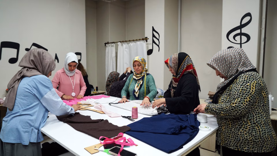 KAMEK’teki Eğitimler Aile Ekonomisine Katkı Sağlıyor 1 terzilik atolyesi