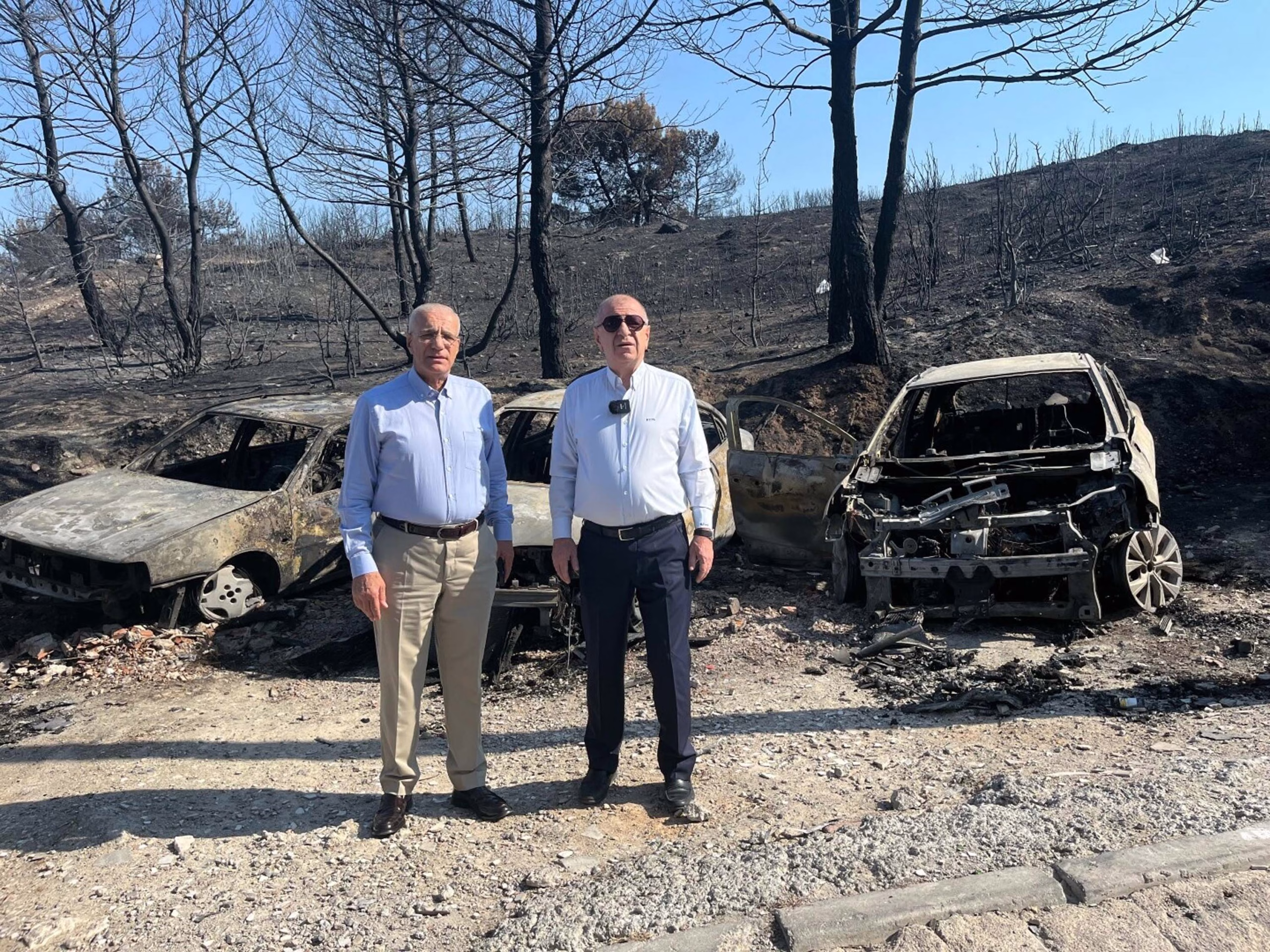 Ümit Özdağ: İzmir’deki yangınlar bal üretimini etkileyecek Ümit Özdağ: İzmir’deki yangınlar bal üretimini etkileyecek