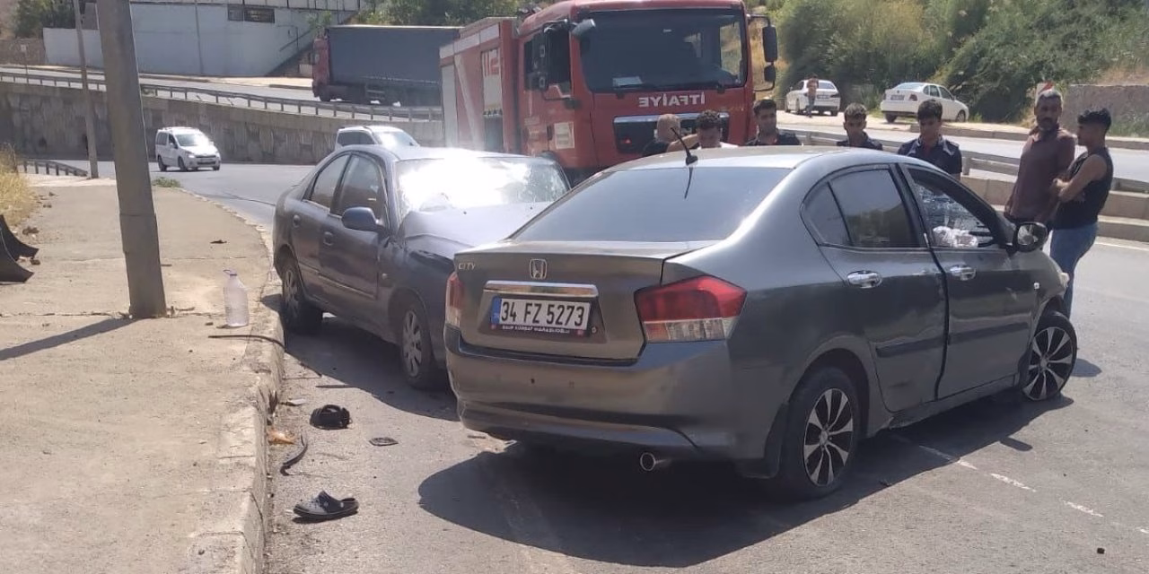 Kahramanmaraş’ta iki otomobil çarpıştı: 2 yaralı
