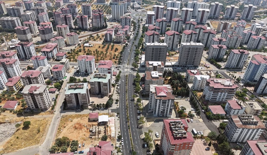 Büyükşehir Belediyesi, Onikişubat ilçesinin Haydarbey Mahallesi’nde bulunan Genç Osman Caddesi’nin