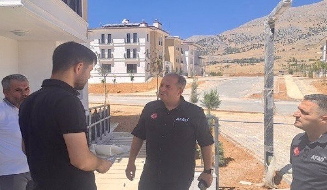 Kahramanmaraş İl AFAD Müdürü Tayfun Temur, TOKİ uzmanları ve müşavir