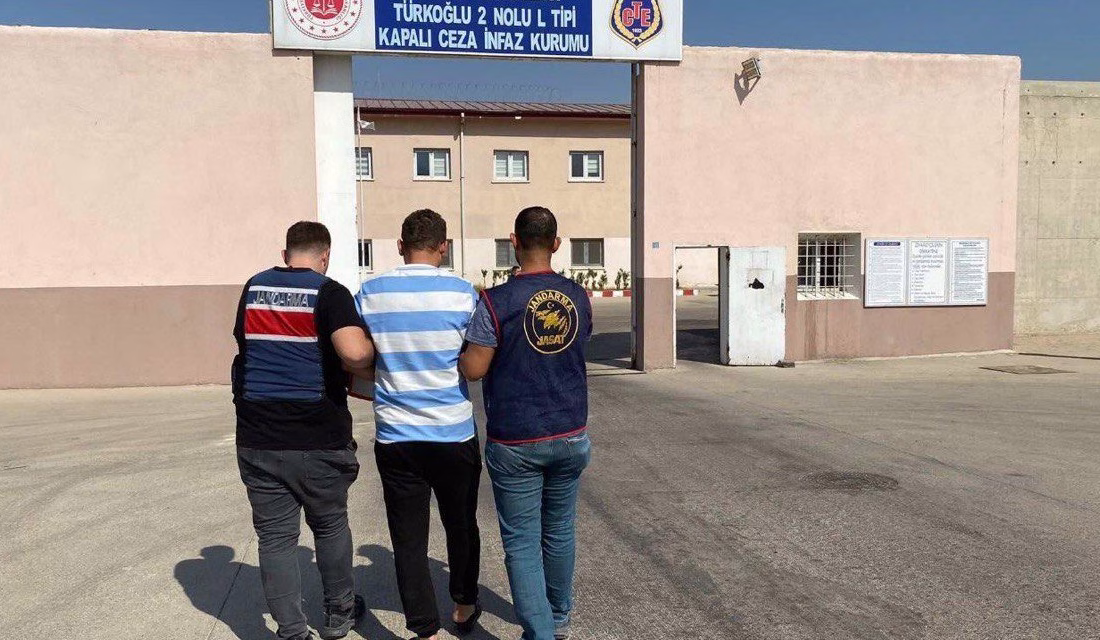 Kahramanmaraş’ta jandarma ekiplerince yapılan denetim ve kontrollerde yakalanan uyuşturucu tacirleri