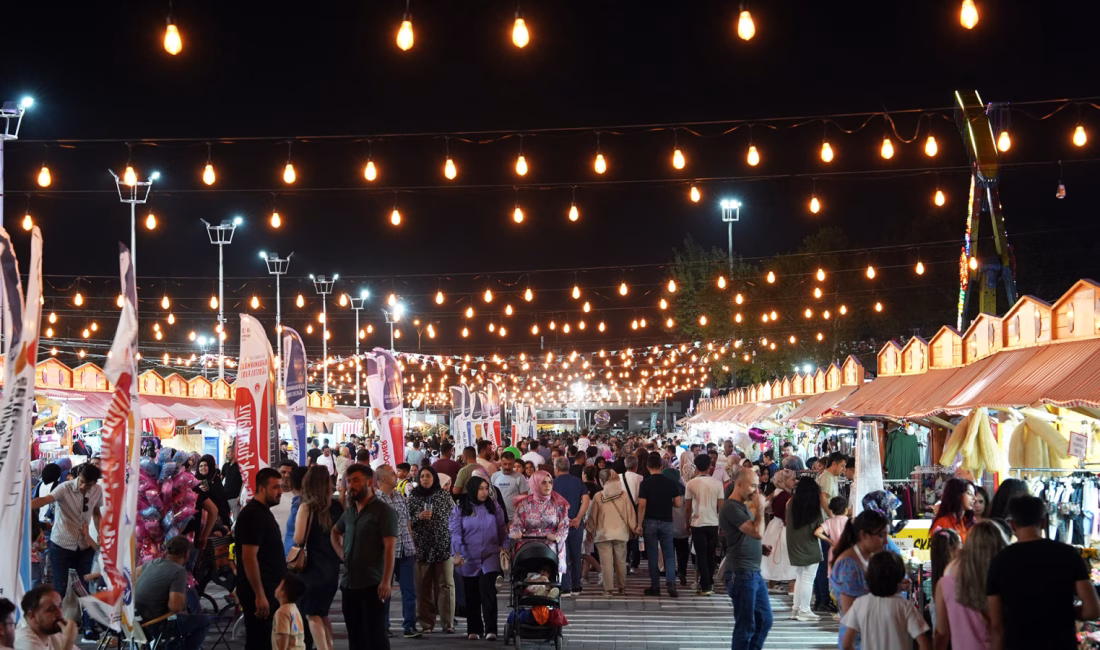 Büyükşehir Belediyesinin Geleneksel Ağustos Fuarı altıncı gününde de büyük bir
