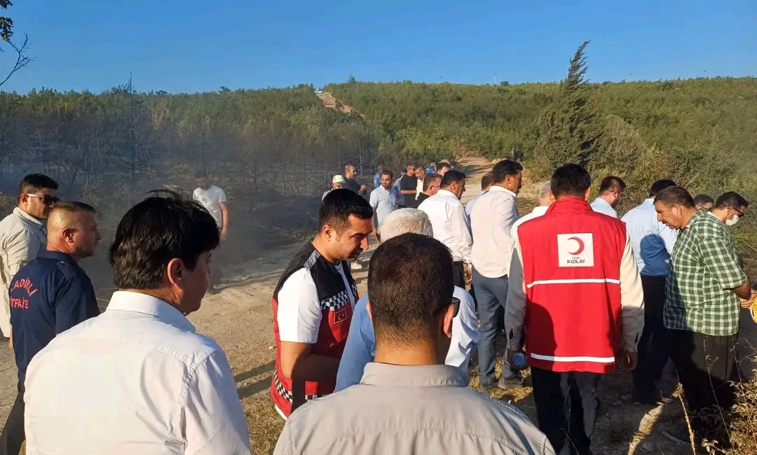 Sumbas’ta çıkan ve ormanlık alana sıçrayan yangına Kadirli Belediyesi ekipleri