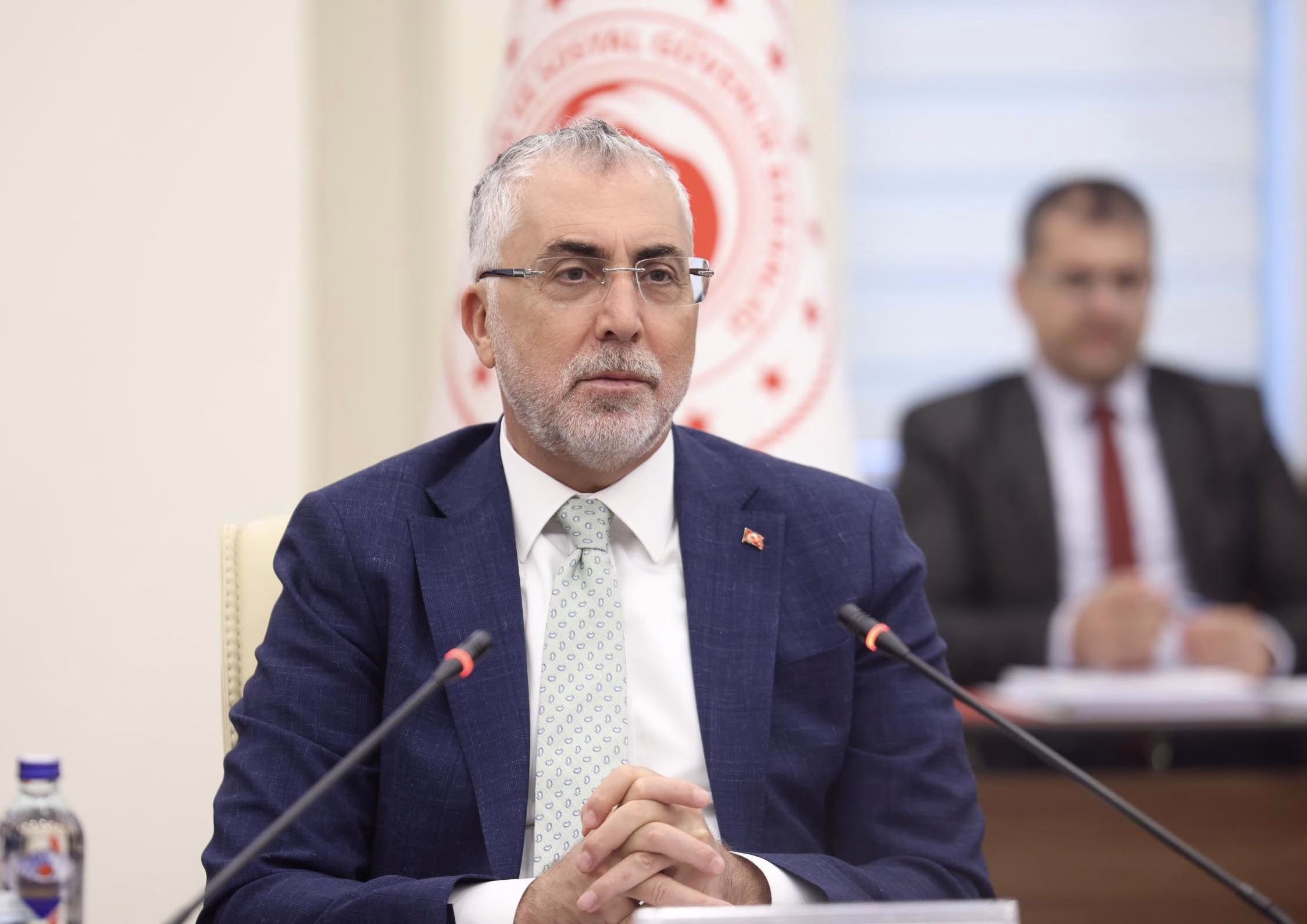 Bakan Işıkhan, toplu sözleşme görüşmelerinde eğitimcilerle buluştu