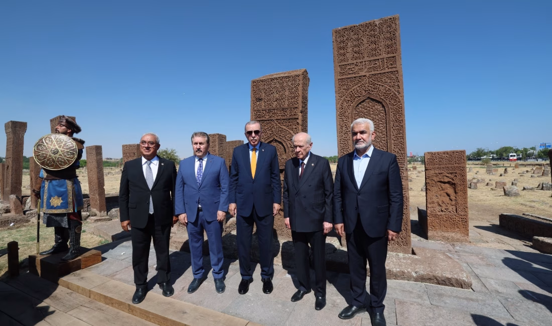 İLGİNİZİ ÇEKEBİLİR: Kılıçdaroğlu: Bizler Atatürk’ün çizdiği istikamette 100 yıl sonra