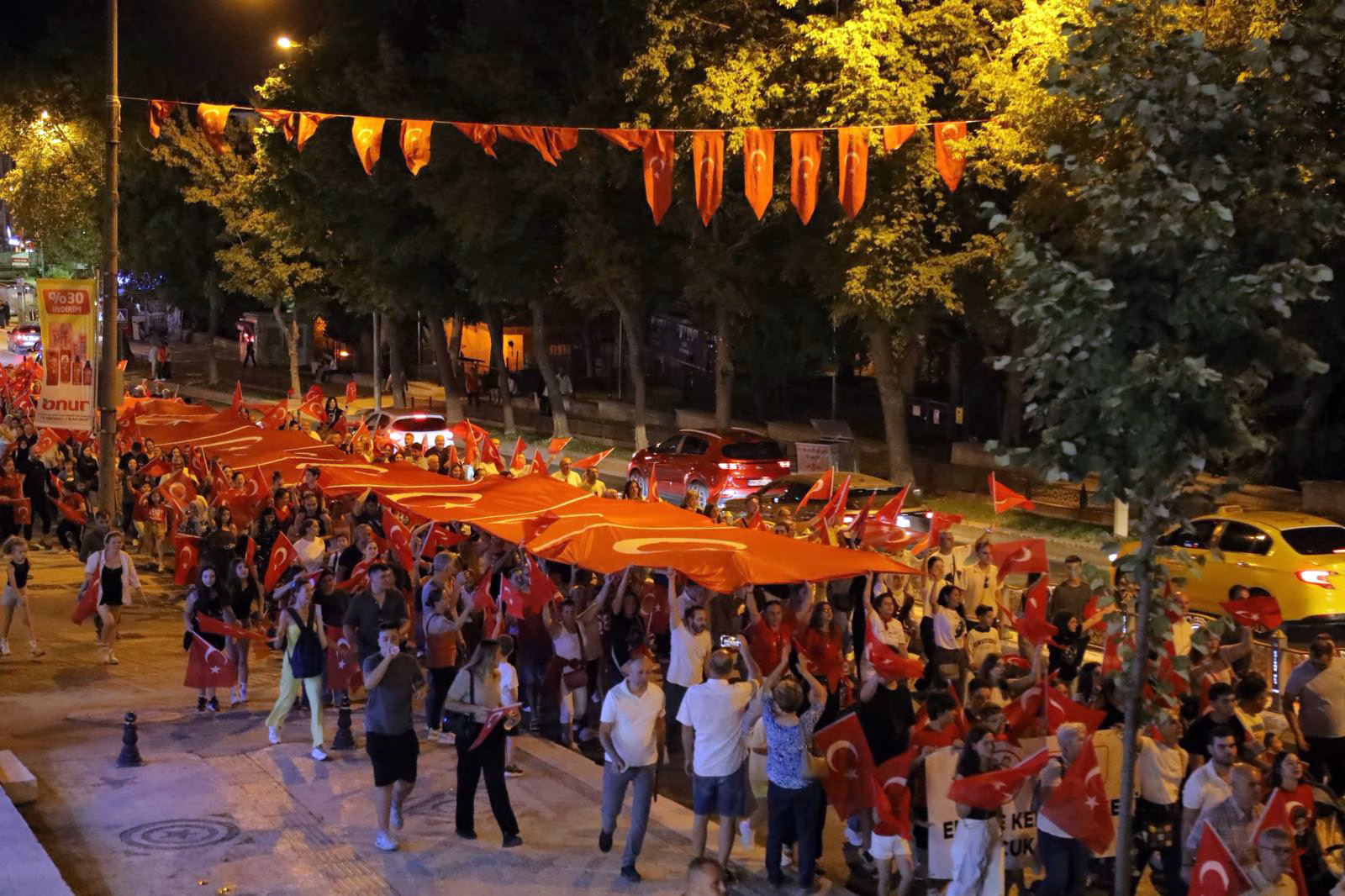 Edirne'de ' Ağustos' coşkusuyla 'fener alayı' düzenlendi