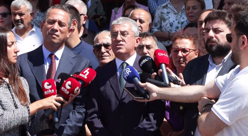 İSTANBUL CHP Grup Başkanvekilleri Günaydın ve Başarır'dan İBB operasyonlarına ilişkin açıklama