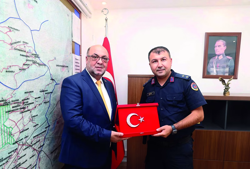 Dulkadiroğlu Belediye Başkanı Mehmet Akpınar, Dulkadiroğlu İlçe Jandarma Komutanı Kıdemli