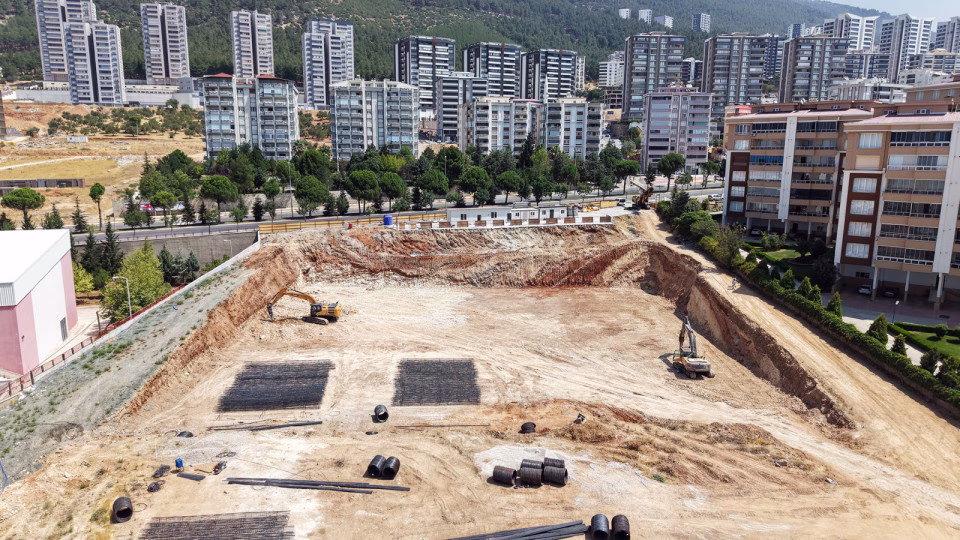 Büyükşehir Belediyesi tarafından şehre kazandırılacak Gençlik ve Spor Merkezi projesinde