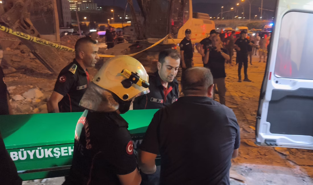 Ömer KOÇ/ KAHRAMANMARAŞ, – KAHRAMANMARAŞ’ta, ağır hasarlı binanın yıkımı sırasında