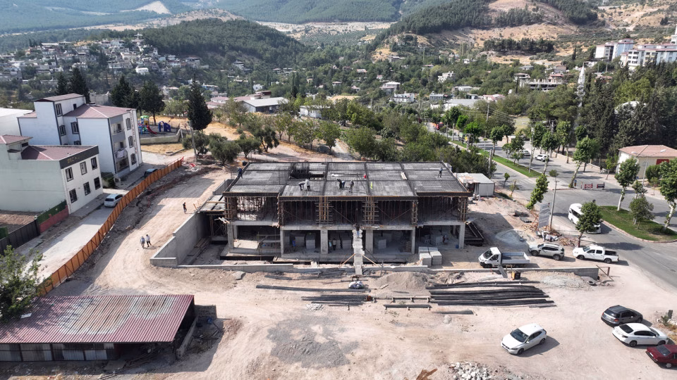 Büyükşehir Belediyesinin 65 Milyonluk yatırımla Dulkadiroğlu’nda hayata geçirdiği Pınarbaşı Millet