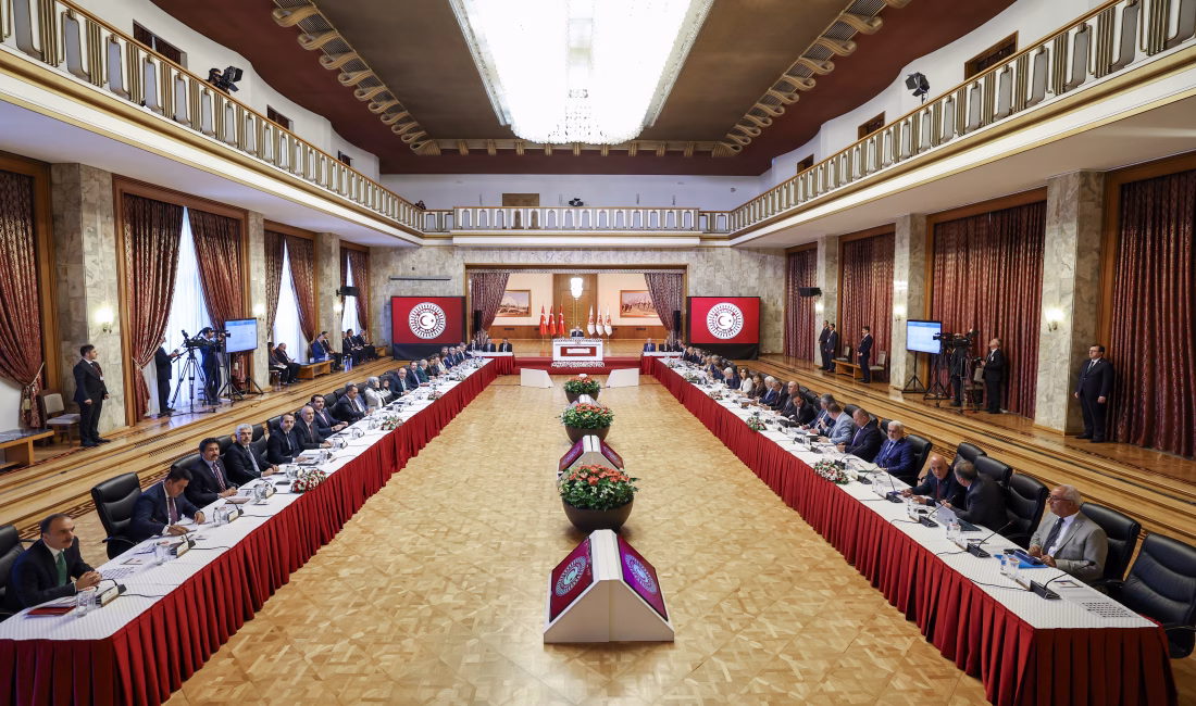 İLGİNİZİ ÇEKEBİLİR: Dr. Selahaddin Can, konteynır kentte dönen dolapları gün