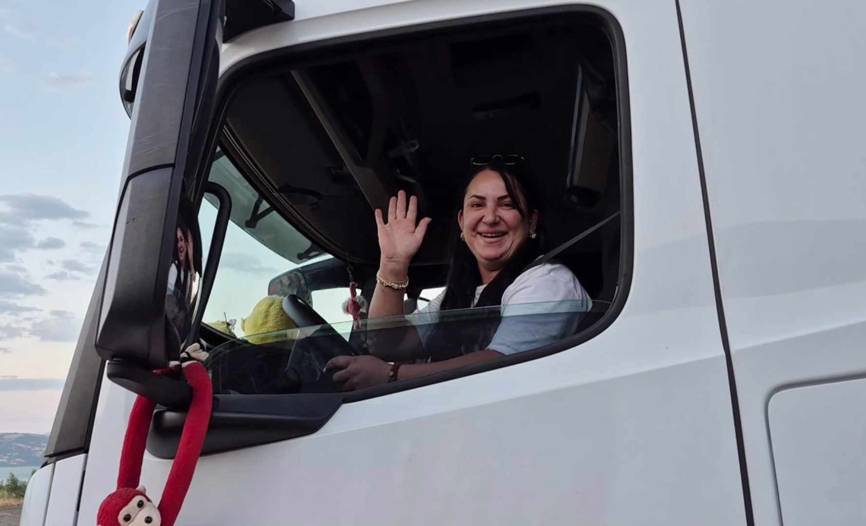 TIR şoförü Nazan: İşimi severek yapıyorum, kadın şoförler çoğalsın istiyorum