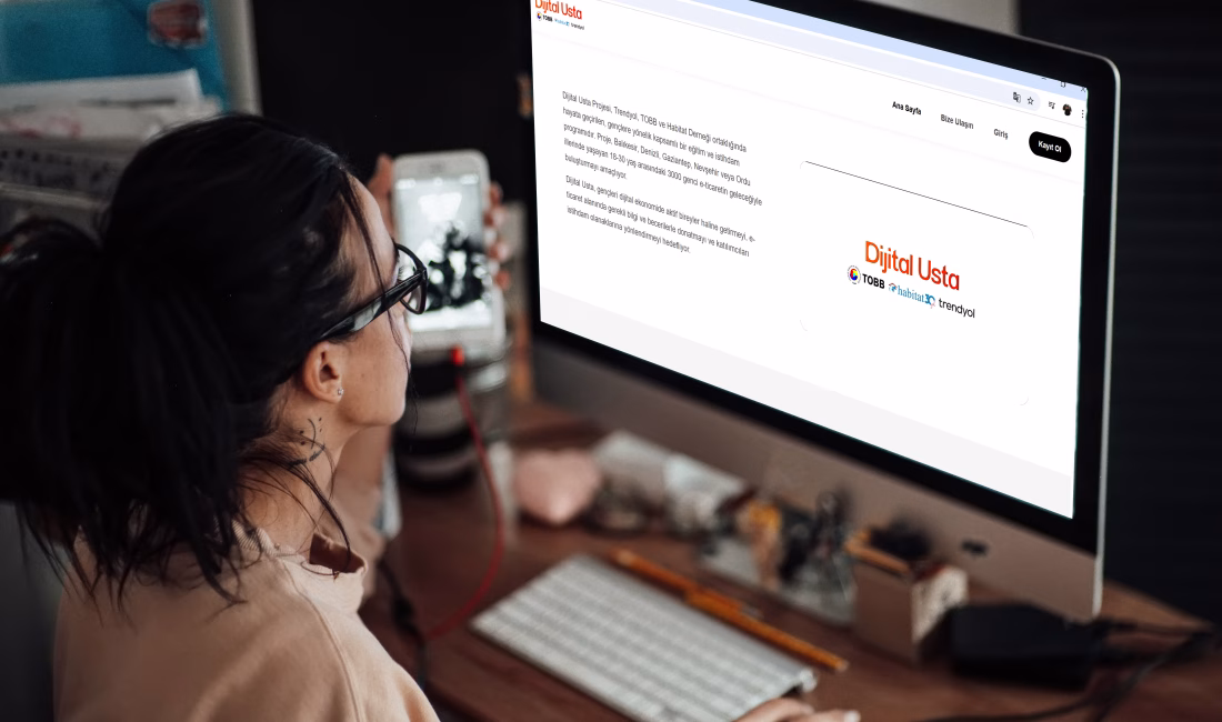 İSTANBUL, – GENÇLERİN dijital yetkinliklerini artırarak KOBİ’lerin e-ticaret ve e-ihracata