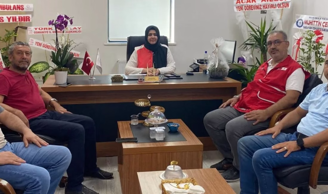 Osmaniye Kızılay Şube Başkanı Dr. Ramazan Çetin ve yönetim kurulu