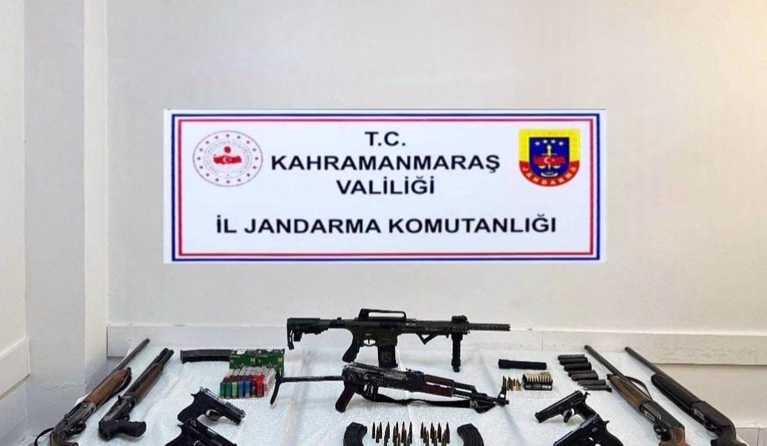 Kahramanmaraş’ta jandarma ekipleri tarafından düzenlenen operasyonda ikametlerinden ve araçlarından çok