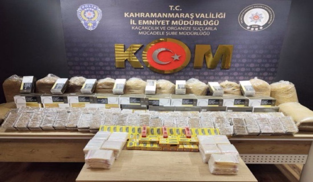 Kahramanmaraş’ta polis ekipleri tarafından bir adrese düzenlenen kaçak sigara operasyonunda