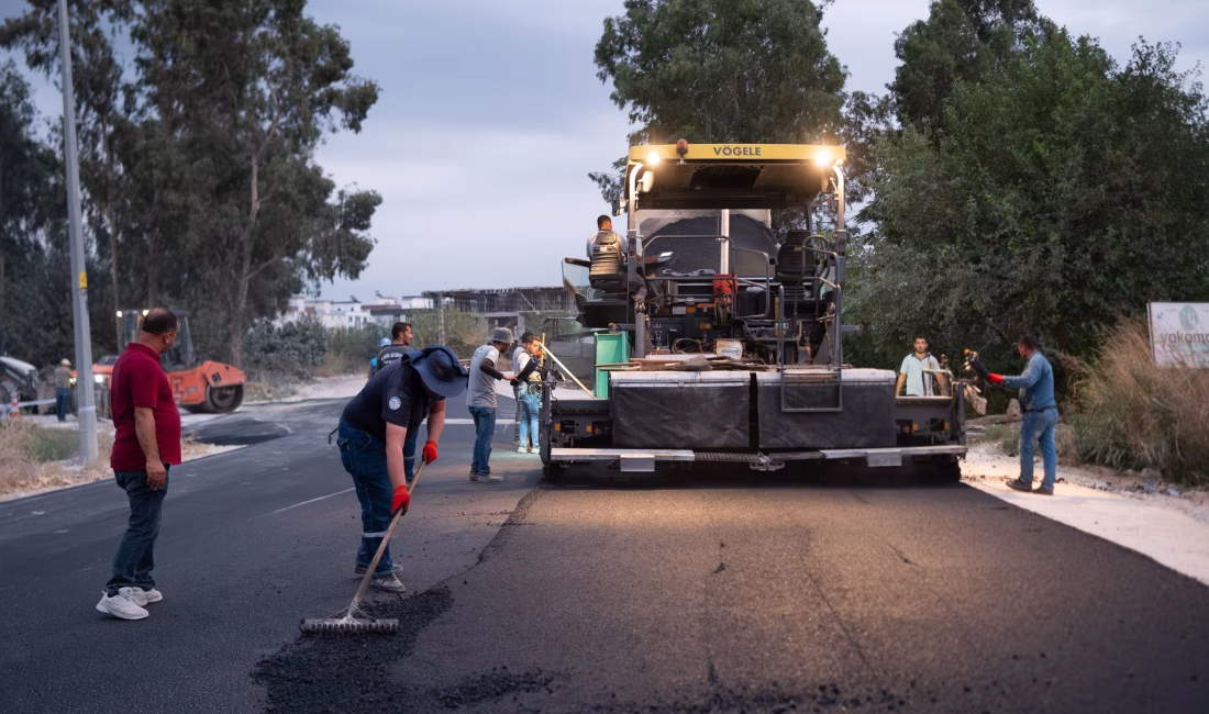 Kadirli Belediye Başkanı Mustafa Mert Olcar, fen İşleri Müdürlüğü ekiplerince