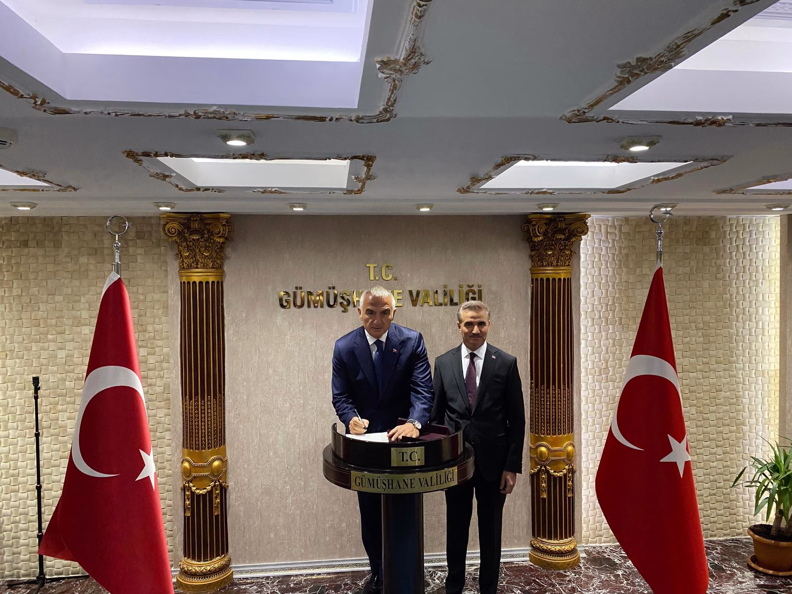 Bakan Ersoy: Turizmde en yoğun ve etkili tanıtım çalışmalarını yürüten ülkeyiz